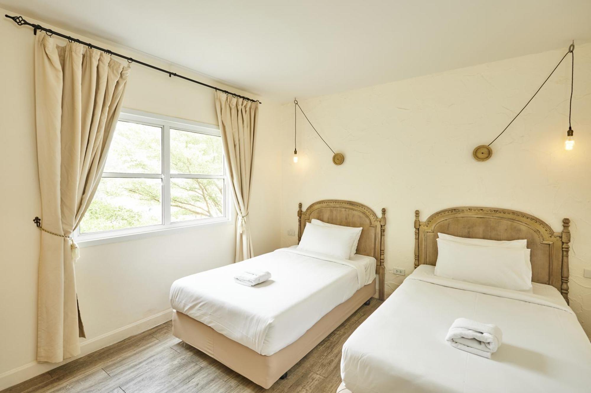 Talay Hotel And Villa Cha-Am Bagian luar foto